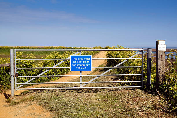 istock Keep clear sign on a gate to saltmarshes 182805456