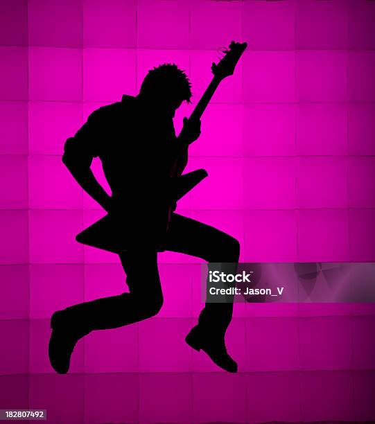 Gitarrist Springt Silhouette Stockfoto und mehr Bilder von Gitarre - Gitarre, Hochspringen, Bühne
