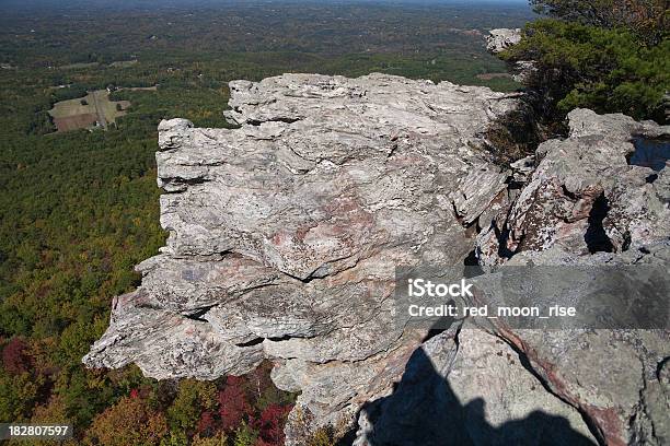 Carolina Do Norte De Outono A Pendurar Rock State Park - Fotografias de stock e mais imagens de Montanhas Blue Ridge