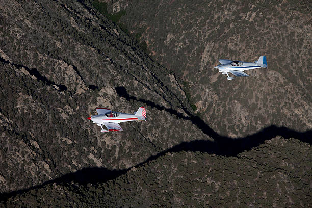 rv - 6s w formacji lotu - stunt stunt plane airplane small zdjęcia i obrazy z banku zdjęć