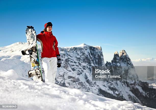 Weiblichen Snowboarder Stockfoto und mehr Bilder von Alpen - Alpen, Snowboard, Ruhen