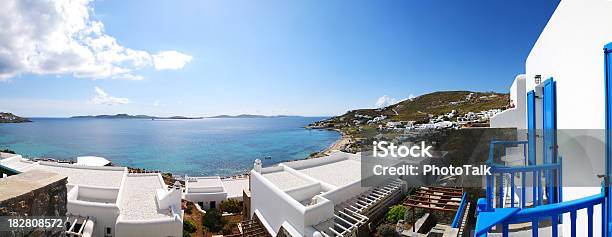 Splendida Vista Sul Mare Dal Balconexxxlarge - Fotografie stock e altre immagini di Grecia - Stato - Grecia - Stato, Lusso, Albergo