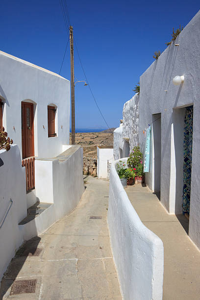 istock Greek whites house on the Cyclades 182809378
