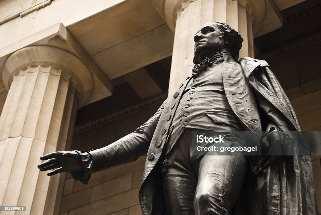 Estatua de George Washington fuera en Nueva York, el Federal Hall - Foto de stock de Estatua libre de derechos