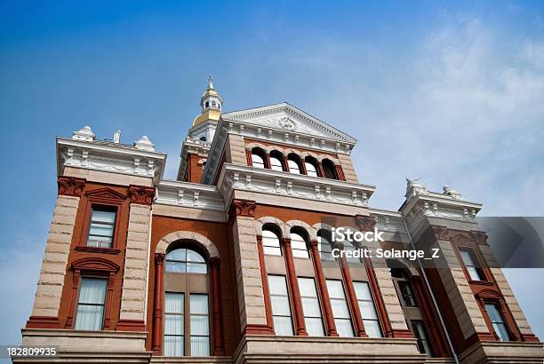 Courthouse Edificio Di - Fotografie stock e altre immagini di Dubuque - Dubuque, Iowa, Blu