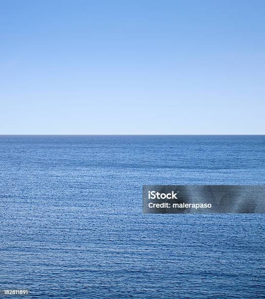 Mar - Fotografias de stock e mais imagens de Ao Ar Livre - Ao Ar Livre, Azul, Beleza natural