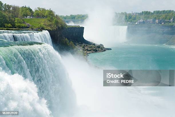 Niagara Falls Stockfoto und mehr Bilder von Blau - Blau, Bundesstaat New York, Bunt - Farbton