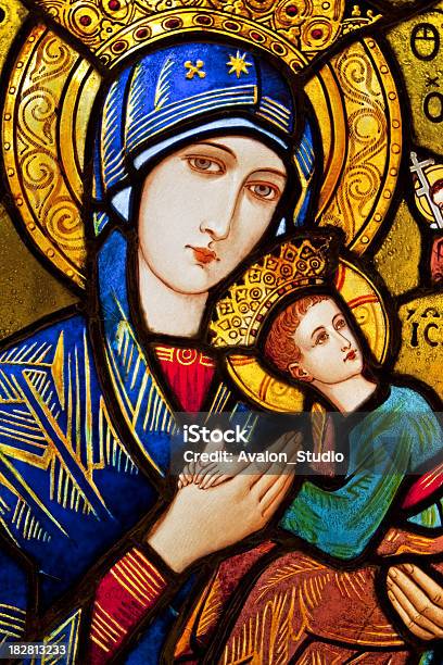 Foto de Vitralmaria E Jesus e mais fotos de stock de Virgem Maria - Virgem Maria, Vitral, Presépio