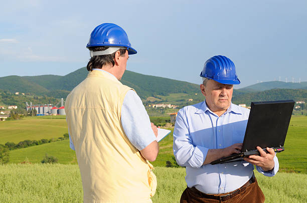istock Two Geologists with Laptop in the Countryside 182814052