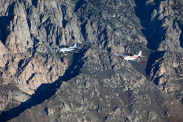 rv - 6s에 형성에 항공편 - stunt stunt plane airplane small 뉴스 사진 이미지