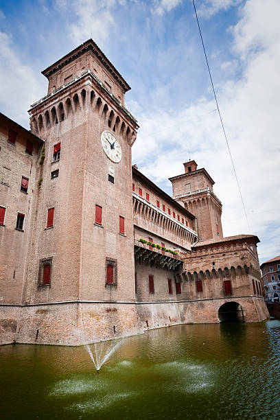 castillo estense - ferrara castle brick balustrade fotografías e imágenes de stock