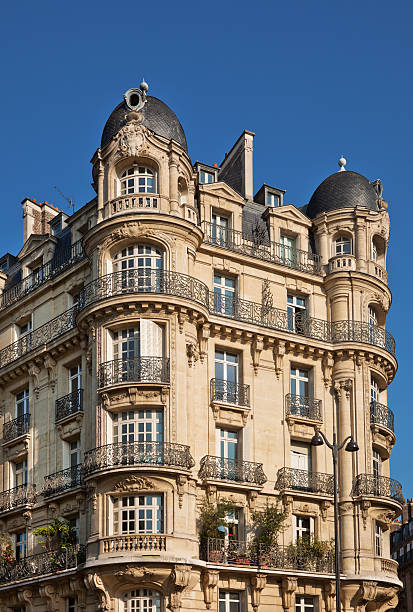 istock City House in Paris 182815064