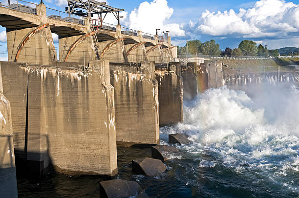 istock Water rushing through spillways on aging dam 182815125