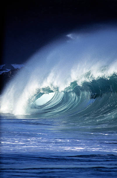 istock USA Hawaii O'ahu, North Shore, Waimea Bay, Wave. 182816118