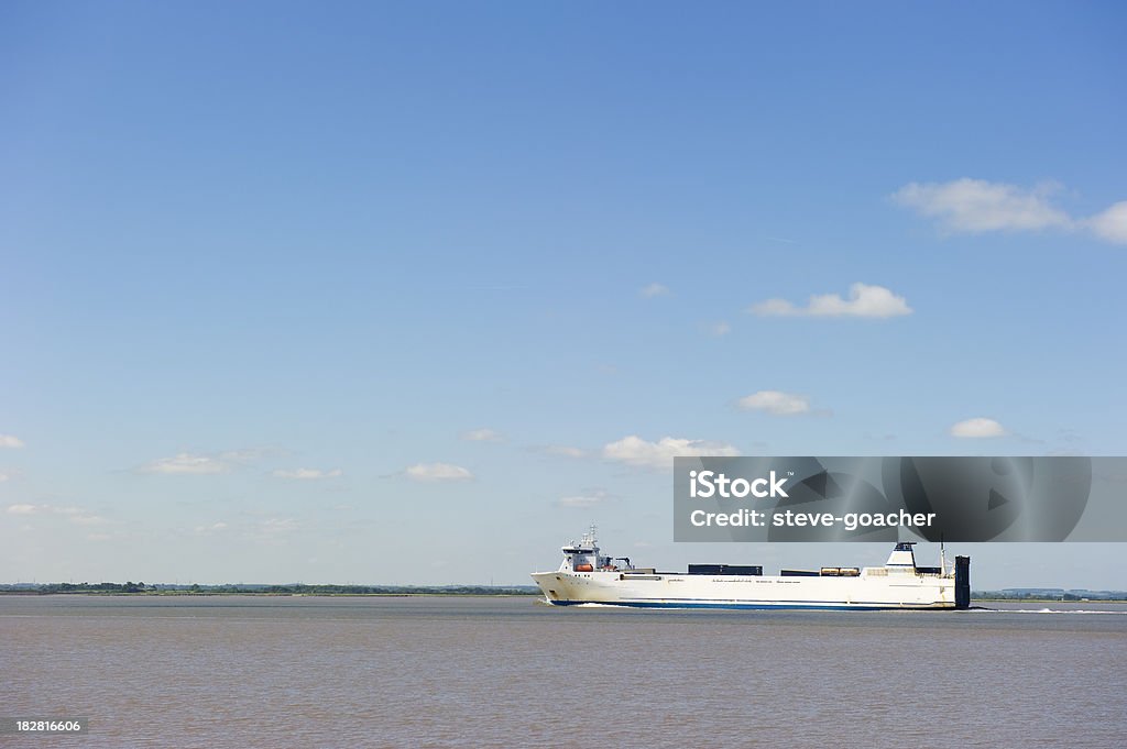 Buque de carga - Foto de stock de Agua libre de derechos