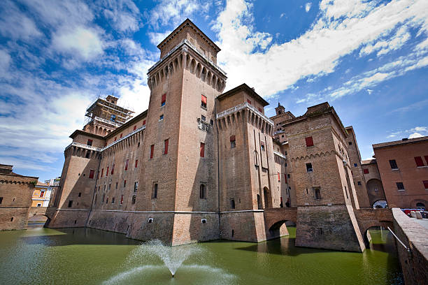 castillo estense - ferrara castle brick balustrade fotografías e imágenes de stock