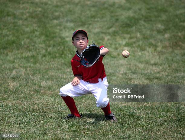 野球選手 - 野球のストックフォトや画像を多数ご用意 - 野球, 野球ボール, つかまえる