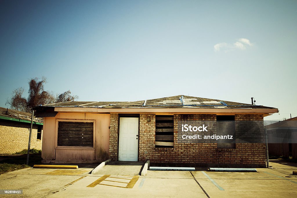 New Orleans house (dopo l'uragano Katrina - Foto stock royalty-free di Abbandonato