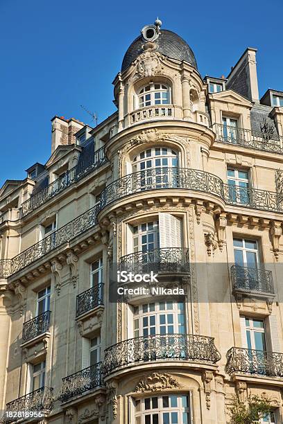 Los Apartamentos De La Ciudad De París Foto de stock y más banco de imágenes de Aire libre - Aire libre, Anticuado, Antigualla