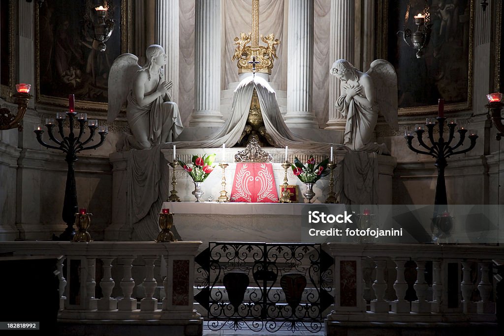 Interior de la iglesia - Foto de stock de Congregación libre de derechos