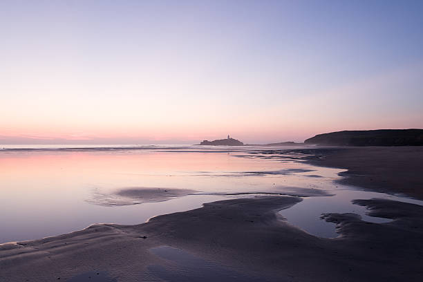 godrevy 플라주 북 해안 콘웰 at dusk - cornwall england st ives horizon over water coastal feature 뉴스 사진 이미지