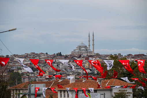 Travel through Istanbul enjoying its diversity, culture, colors and beauty