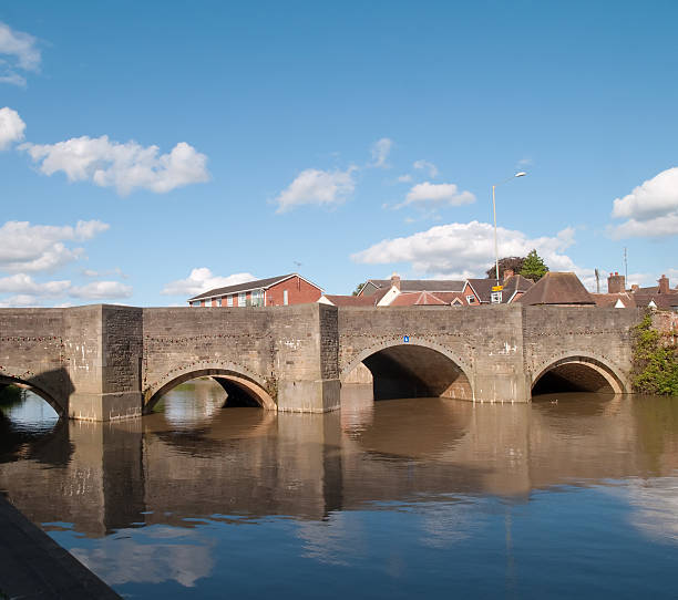 istock A38 road bridge over river Avon in Tewkesbury 182820712