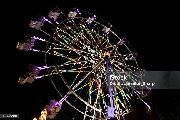 Ferris Riesenrad Stockfoto und mehr Bilder von Beleuchtet - Beleuchtet, Bunt - Farbton, Fahrgeschäft