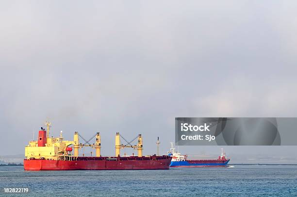 Foto de Roterdã Navios De Carga e mais fotos de stock de Cais - Cais, Carregamento - Atividade, Comercializar