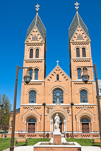 istock Cathedral in Midwest USA 182822312