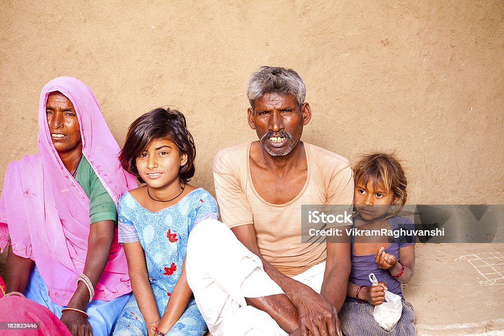 Bundesstaat Rajasthan traditionellen ländlichen indischen Menschen Familie in einem Dorf - Lizenzfrei 4-5 Jahre Stock-Foto