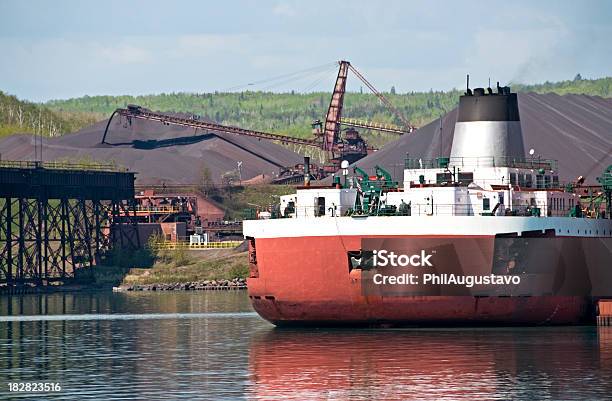 Eisenerz Mine In Minnesota Stockfoto und mehr Bilder von Kondensstreifen - Kondensstreifen, Außenaufnahme von Gebäuden, Baum