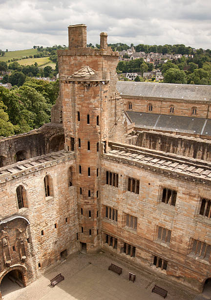 linlithgow pałac, west lothian w szkocji. - linlithgow palace zdjęcia i obrazy z banku zdjęć