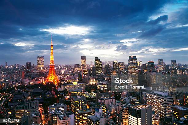 Torre Di Tokyo - Fotografie stock e altre immagini di Prefettura di Tokyo - Prefettura di Tokyo, Paesaggio urbano, Tramonto