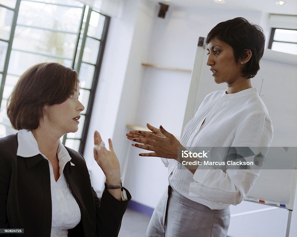 Conflit dans le bureau - Photo de Adulte libre de droits