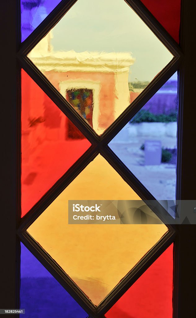 Mirando a través de una ventana de color - Foto de stock de Abstracto libre de derechos