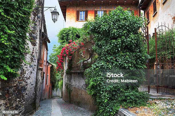 Alte Und Enge Italienischen Dorf Alley Stockfoto und mehr Bilder von Alt - Alt, Architektur, Bauwerk