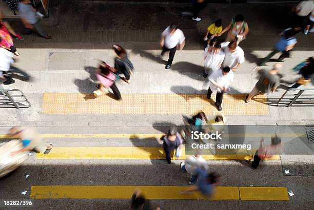 Strada Trafficata - Fotografie stock e altre immagini di Affari - Affari, Affollato, Ambientazione esterna