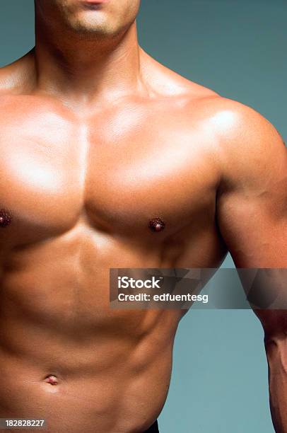 Photo libre de droit de Ajustement Homme banque d'images et plus d'images libres de droit de Adulte - Adulte, Body building, Caractéristique dermatologique