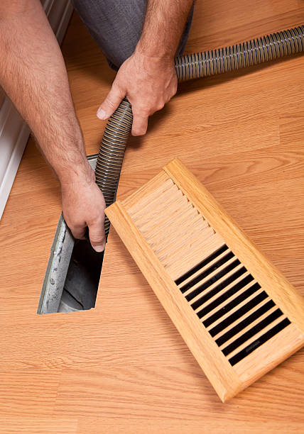 istock Professional Air Duct Cleaning 182828717
