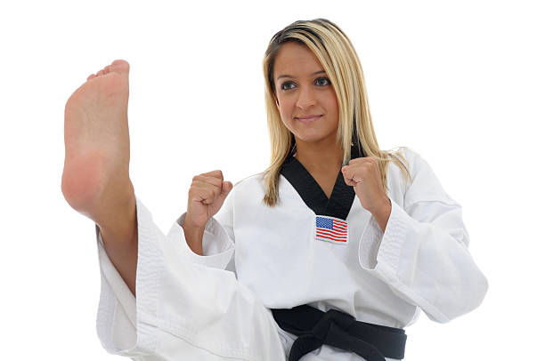 tae kwon do estilo - martial arts women tae kwon do black belt - fotografias e filmes do acervo