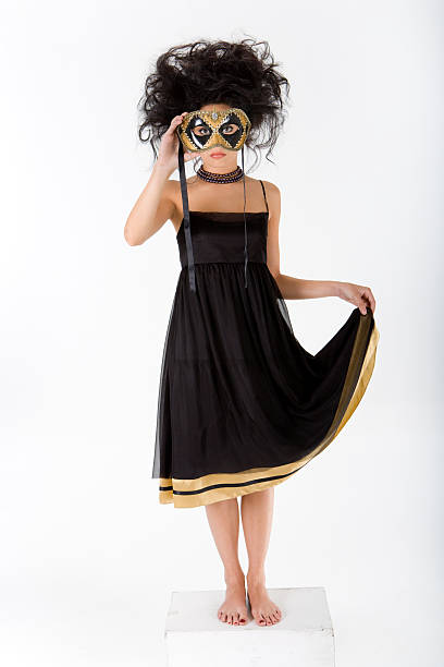 indo para o opera - portrait of a beautiful young shy girl with curly hair - fotografias e filmes do acervo