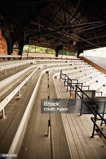 Photo libre de droit de Grandstand Sur Un Terrain De Baseball banque d'images et plus d'images libres de droit de Baseball - Baseball, Gradin, Cooperstown