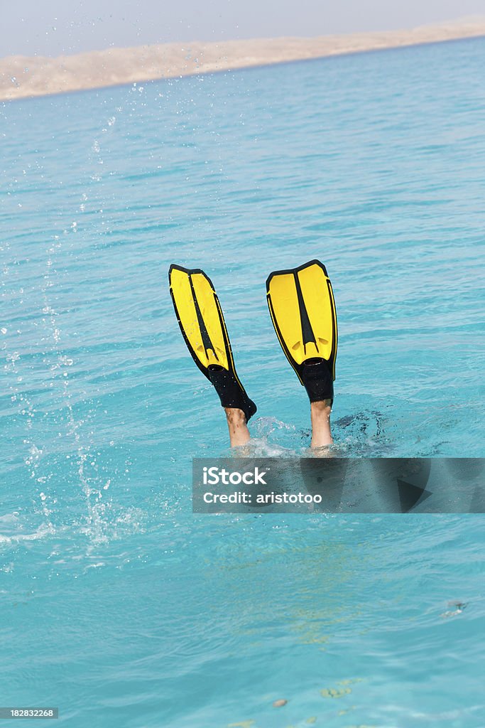 Mujer buceo en el mar - Foto de stock de Adulto libre de derechos