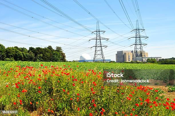 Linhas De Energia Nuclear - Fotografias de stock e mais imagens de Reino Unido - Reino Unido, Central de Energia Nuclear, Torre de Alta-Tensão