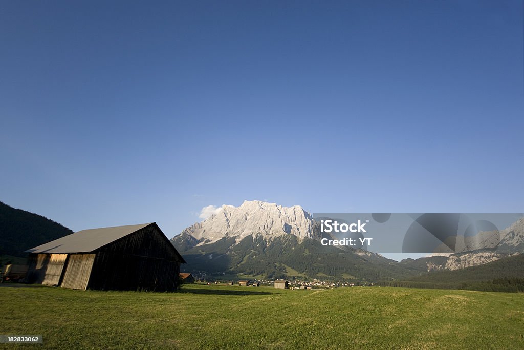 Zugspitze - Foto de stock de Azul royalty-free