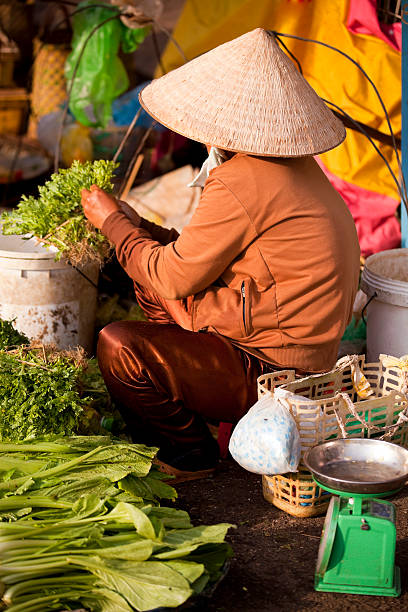 istock market dalat vietnam 182833943