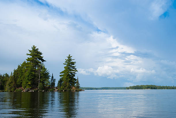 istock Lake in Algonquin Provincial Park 182834010