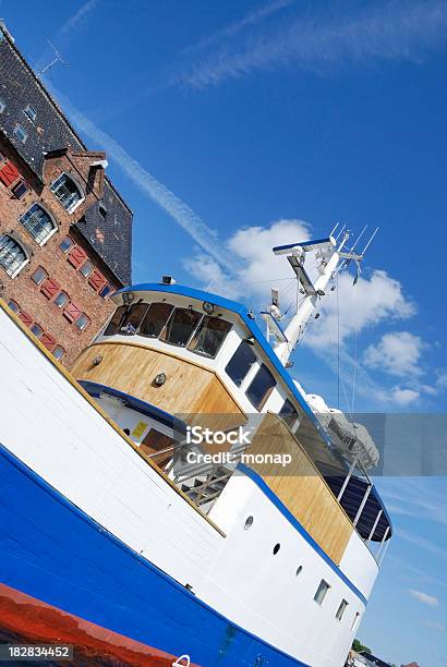 Stary Statek Pasażerski W Nyhavn Kopenhagadania - zdjęcia stockowe i więcej obrazów Bez ludzi - Bez ludzi, Dania, Dziób - Część statku