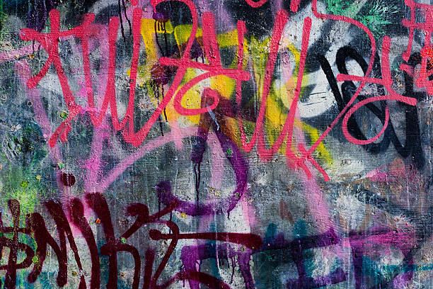 colorati graffiti - graffiti foto e immagini stock